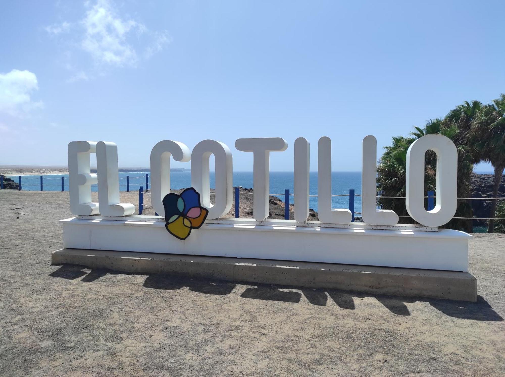 Enjoy Cotillo Bagian luar foto